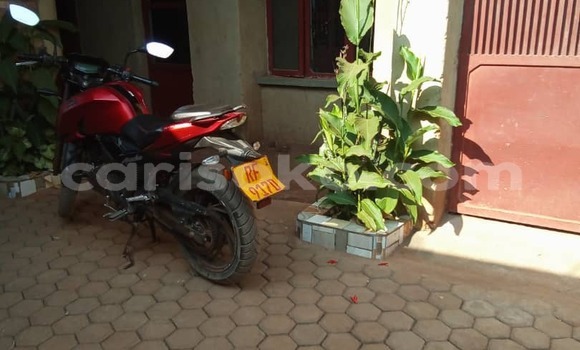 Acheter Occasion Moto Apache RTR Black à Butare, Butare Acheter Occasion Moto Apache RTR Black à Butare, Butare