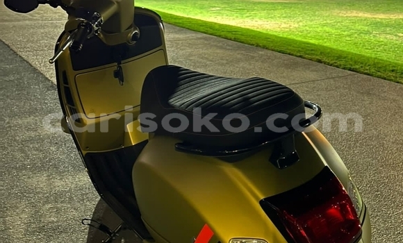 Acheter Occasion Moto Vespa GTS Beige à Kigali, Rwanda Acheter Occasion Moto Vespa GTS Beige à Kigali, Rwanda