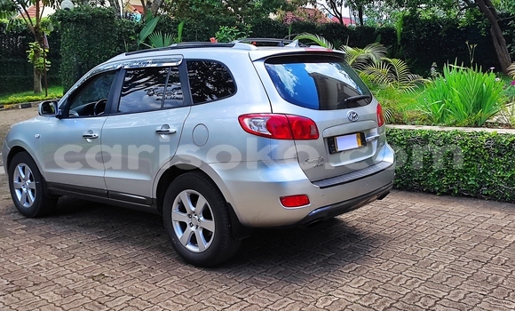 Acheter Occasion Voiture Hyundai Santa Fe Grey/silver à Kigali, Rwanda Acheter Occasion Voiture Hyundai Santa Fe Grey/silver à Kigali, Rwanda