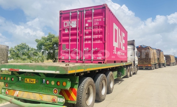 Sayi Na hannu Scania Irizar White Babbar mota in Kigali a Rwanda Sayi Na hannu Scania Irizar White Babbar mota in Kigali a Rwanda