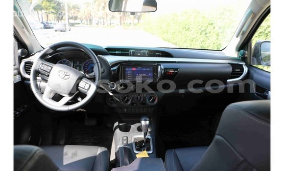 Acheter Import Voiture Toyota Hilux Noir à Import - Dubai, Rwanda Acheter Import Voiture Toyota Hilux Noir à Import - Dubai, Rwanda