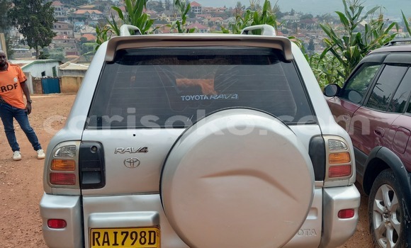 Sayi Na hannu Toyota RAV4 Grey/silver Mota in Kigali a Rwanda