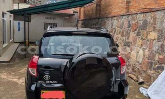 Acheter Occasion Voiture Toyota RAV4 Noir à Kigali, Rwanda Acheter Occasion Voiture Toyota RAV4 Noir à Kigali, Rwanda