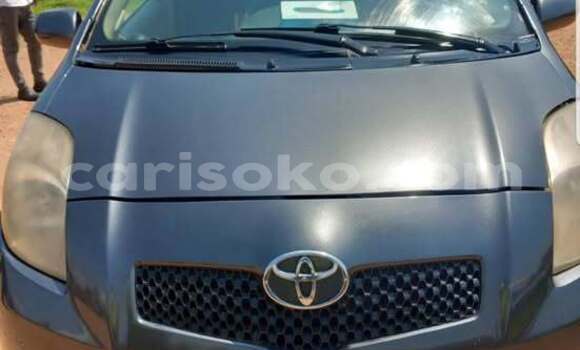 Acheter Occasion Voiture Toyota Vitz Beige à Kigali, Rwanda Acheter Occasion Voiture Toyota Vitz Beige à Kigali, Rwanda