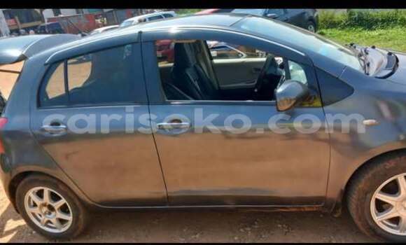 Acheter Occasion Voiture Toyota Vitz Beige à Kigali, Rwanda Acheter Occasion Voiture Toyota Vitz Beige à Kigali, Rwanda
