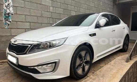 Acheter Occasion Voiture Kia K5 Blanc à Kigali, Rwanda Acheter Occasion Voiture Kia K5 Blanc à Kigali, Rwanda