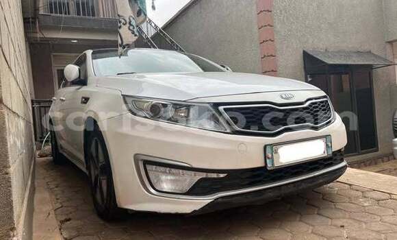 Acheter Occasion Voiture Kia K5 Blanc à Kigali, Rwanda Acheter Occasion Voiture Kia K5 Blanc à Kigali, Rwanda