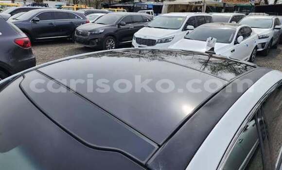 Acheter Occasion Voiture Kia K5 Blanc à Kigali, Rwanda Acheter Occasion Voiture Kia K5 Blanc à Kigali, Rwanda