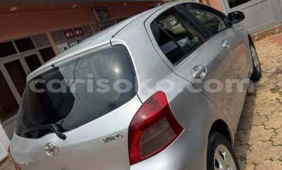 Acheter Occasion Voiture Toyota Yaris Grey/silver à Kigali, Rwanda Acheter Occasion Voiture Toyota Yaris Grey/silver à Kigali, Rwanda