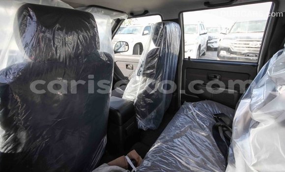 Acheter Import Voiture Isuzu Rodeo Blanc à Import - Dubai, Rwanda Acheter Import Voiture Isuzu Rodeo Blanc à Import - Dubai, Rwanda