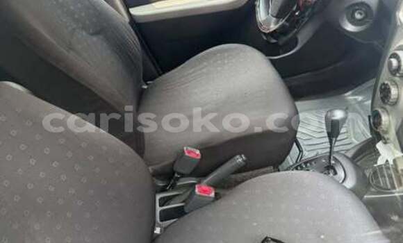 Acheter Occasion Voiture Toyota Yaris Grey/silver à Kigali, Rwanda Acheter Occasion Voiture Toyota Yaris Grey/silver à Kigali, Rwanda