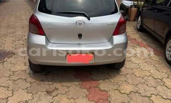 Acheter Occasion Voiture Toyota Yaris Grey/silver à Kigali, Rwanda Acheter Occasion Voiture Toyota Yaris Grey/silver à Kigali, Rwanda