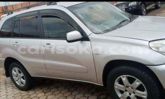 Acheter Occasion Voiture Toyota RAV4 Grey/silver à Kigali, Rwanda Acheter Occasion Voiture Toyota RAV4 Grey/silver à Kigali, Rwanda