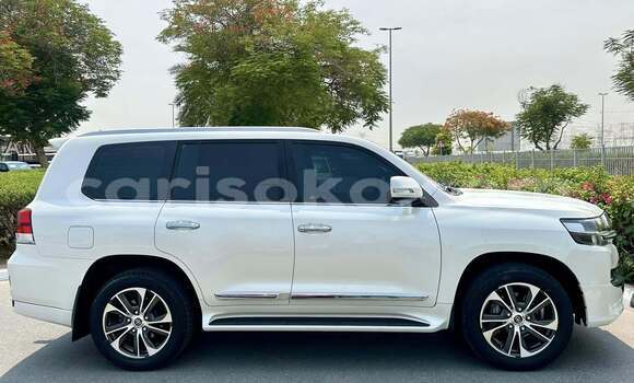 Buy Used Toyota Land Cruiser White Car in Byumba in Byumba Buy Used Toyota Land Cruiser White Car in Byumba in Byumba
