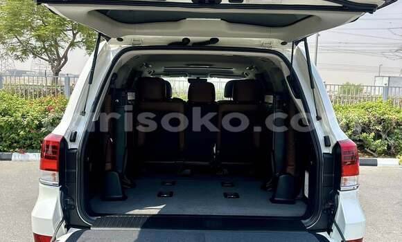 Buy Used Toyota Land Cruiser White Car in Byumba in Byumba Buy Used Toyota Land Cruiser White Car in Byumba in Byumba