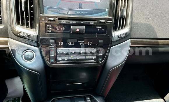 Buy Used Toyota Land Cruiser White Car in Byumba in Byumba Buy Used Toyota Land Cruiser White Car in Byumba in Byumba