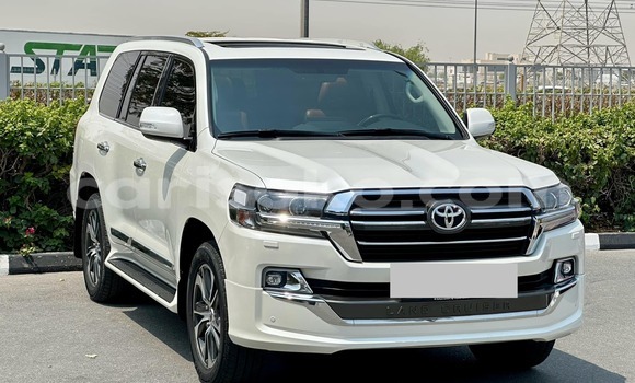 Buy Used Toyota Land Cruiser White Car in Johannesburg in Gauteng Buy Used Toyota Land Cruiser White Car in Johannesburg in Gauteng