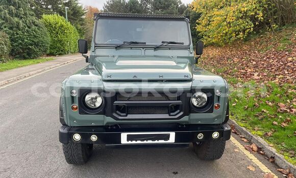 Buy Used Land Rover Defender Green Car in Kigali in Rwanda Buy Used Land Rover Defender Green Car in Kigali in Rwanda