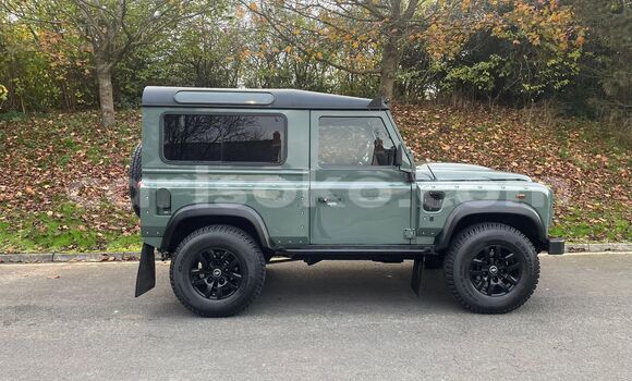 Buy Used Land Rover Defender Green Car in Kigali in Rwanda Buy Used Land Rover Defender Green Car in Kigali in Rwanda