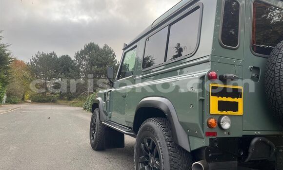 Buy Used Land Rover Defender Green Car in Kigali in Rwanda Buy Used Land Rover Defender Green Car in Kigali in Rwanda