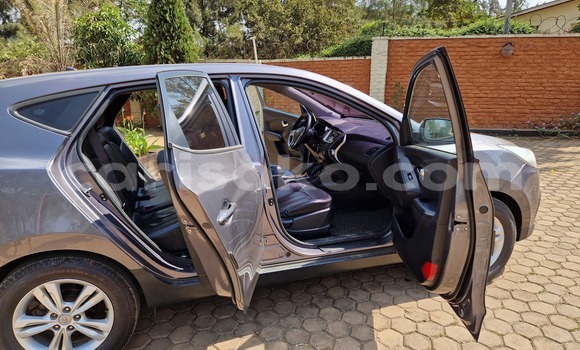 Buy Used Hyundai Tucson Grey/silver Car in Kigali in Rwanda Buy Used Hyundai Tucson Grey/silver Car in Kigali in Rwanda