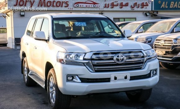 اشتري Imported Toyota Land Cruiser Blanc سيارة في Import - Dubai في Rwanda اشتري Imported Toyota Land Cruiser Blanc سيارة في Import - Dubai في Rwanda