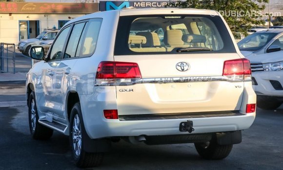 اشتري Imported Toyota Land Cruiser Blanc سيارة في Import - Dubai في Rwanda اشتري Imported Toyota Land Cruiser Blanc سيارة في Import - Dubai في Rwanda