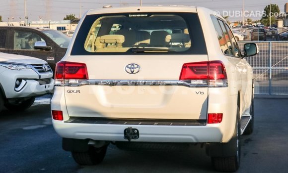 اشتري Imported Toyota Land Cruiser Blanc سيارة في Import - Dubai في Rwanda اشتري Imported Toyota Land Cruiser Blanc سيارة في Import - Dubai في Rwanda