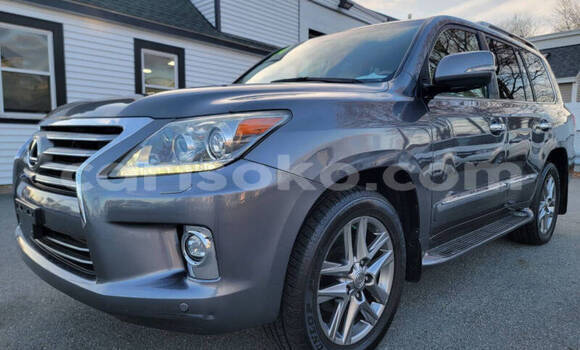 Sayi Na hannu Lexus LX 570 Gris Mota in Kigali a Rwanda