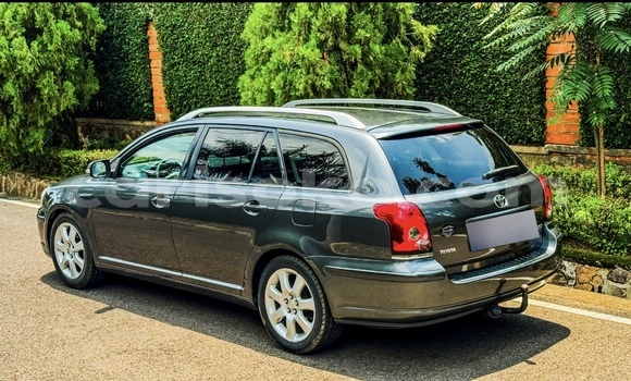 Acheter Occasion Voiture Toyota Avensis Grey/silver à Kigali, Rwanda Acheter Occasion Voiture Toyota Avensis Grey/silver à Kigali, Rwanda