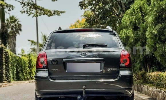 Acheter Occasion Voiture Toyota Avensis Grey/silver à Kigali, Rwanda Acheter Occasion Voiture Toyota Avensis Grey/silver à Kigali, Rwanda