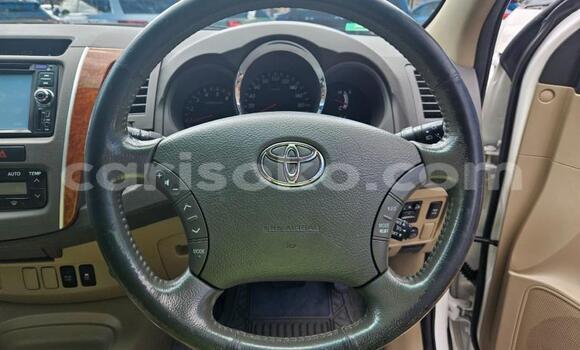 Acheter Occasion Voiture Toyota Fortuner Blanc à Kigali, Rwanda Acheter Occasion Voiture Toyota Fortuner Blanc à Kigali, Rwanda