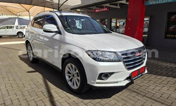 اشتري مستعمل Haval H2 White سيارة في Kigali في Rwanda