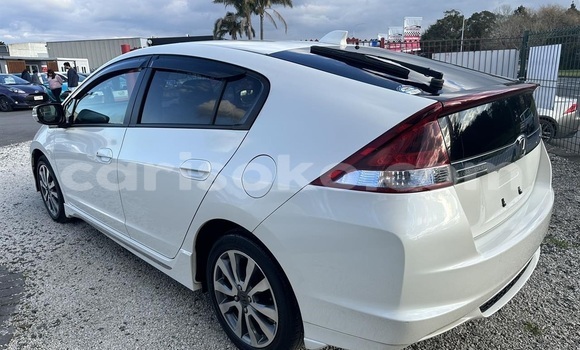 Buy Used Honda Insight White Car in Kigali in Rwanda Buy Used Honda Insight White Car in Kigali in Rwanda