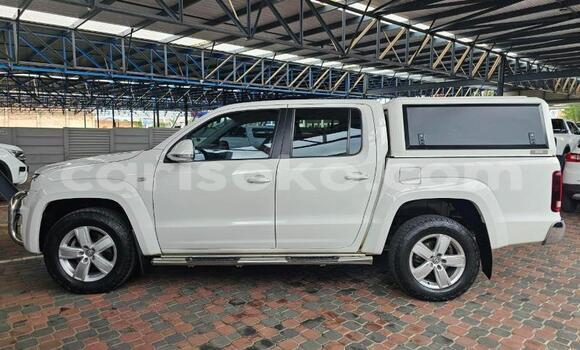 Acheter Occasion Voiture Volkswagen Amarok White à Kigali, Rwanda Acheter Occasion Voiture Volkswagen Amarok White à Kigali, Rwanda