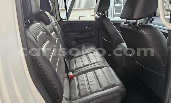 Acheter Occasion Voiture Volkswagen Amarok White à Kigali, Rwanda Acheter Occasion Voiture Volkswagen Amarok White à Kigali, Rwanda