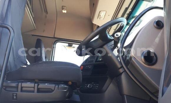 Acheter Occasion Utilitaire DAF CF Blanc à Kigali, Rwanda Acheter Occasion Utilitaire DAF CF Blanc à Kigali, Rwanda