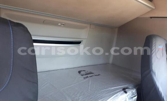 Acheter Occasion Utilitaire DAF CF Blanc à Kigali, Rwanda Acheter Occasion Utilitaire DAF CF Blanc à Kigali, Rwanda