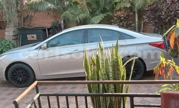 اشتري مستعمل Hyundai Sonata Autre سيارة في Kigali في Rwanda اشتري مستعمل Hyundai Sonata Autre سيارة في Kigali في Rwanda