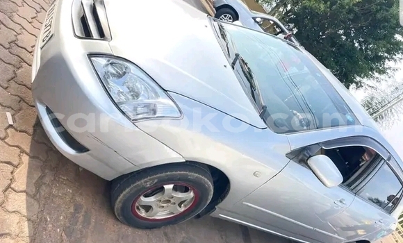 اشتري مستعمل Toyota Corolla Blanc سيارة في Kigali في Rwanda اشتري مستعمل Toyota Corolla Blanc سيارة في Kigali في Rwanda