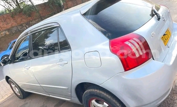 Acheter Occasion Voiture Toyota Corolla Blanc à Kigali, Rwanda Acheter Occasion Voiture Toyota Corolla Blanc à Kigali, Rwanda