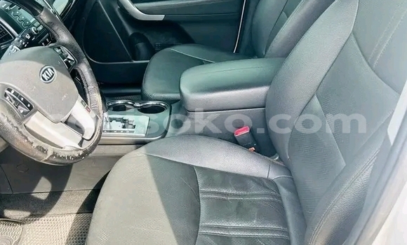 Acheter Occasion Voiture Kia Sorento Blanc à Import - Dubai, Rwanda Acheter Occasion Voiture Kia Sorento Blanc à Import - Dubai, Rwanda