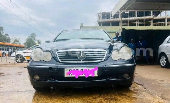 Acheter Occasion Voiture Mercedes-Benz A-klasse AMG Black à Kigali, Rwanda Acheter Occasion Voiture Mercedes-Benz A-klasse AMG Black à Kigali, Rwanda