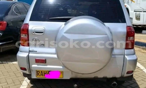 Sayi Na hannu Toyota RAV4 Blanc Mota in Butare a Butare Sayi Na hannu Toyota RAV4 Blanc Mota in Butare a Butare