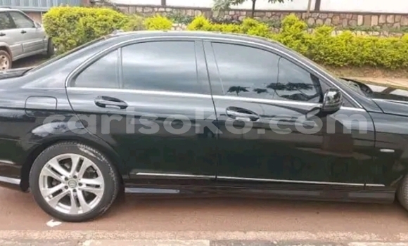 Acheter Occasion Voiture Mercedes-Benz C180 coupe Noir à Nyanza, Rwanda