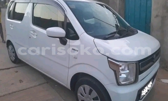 Acheter Occasion Voiture Suzuki Wagon Blanc à Kigali, Rwanda Acheter Occasion Voiture Suzuki Wagon Blanc à Kigali, Rwanda