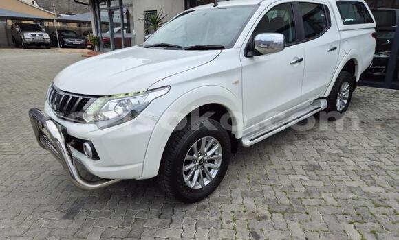 Buy Used Mitsubishi Triton White Car in Kigali in Rwanda Buy Used Mitsubishi Triton White Car in Kigali in Rwanda