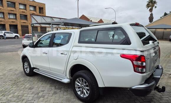 Buy Used Mitsubishi Triton White Car in Kigali in Rwanda Buy Used Mitsubishi Triton White Car in Kigali in Rwanda