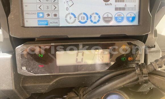 اشتري مستعمل Honda CRF Bleu دراجة نارية في Kigali في Rwanda اشتري مستعمل Honda CRF Bleu دراجة نارية في Kigali في Rwanda