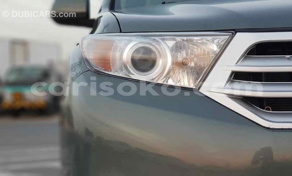 اشتري Imported Toyota Highlander Vert سيارة في Import - Dubai في Rwanda اشتري Imported Toyota Highlander Vert سيارة في Import - Dubai في Rwanda